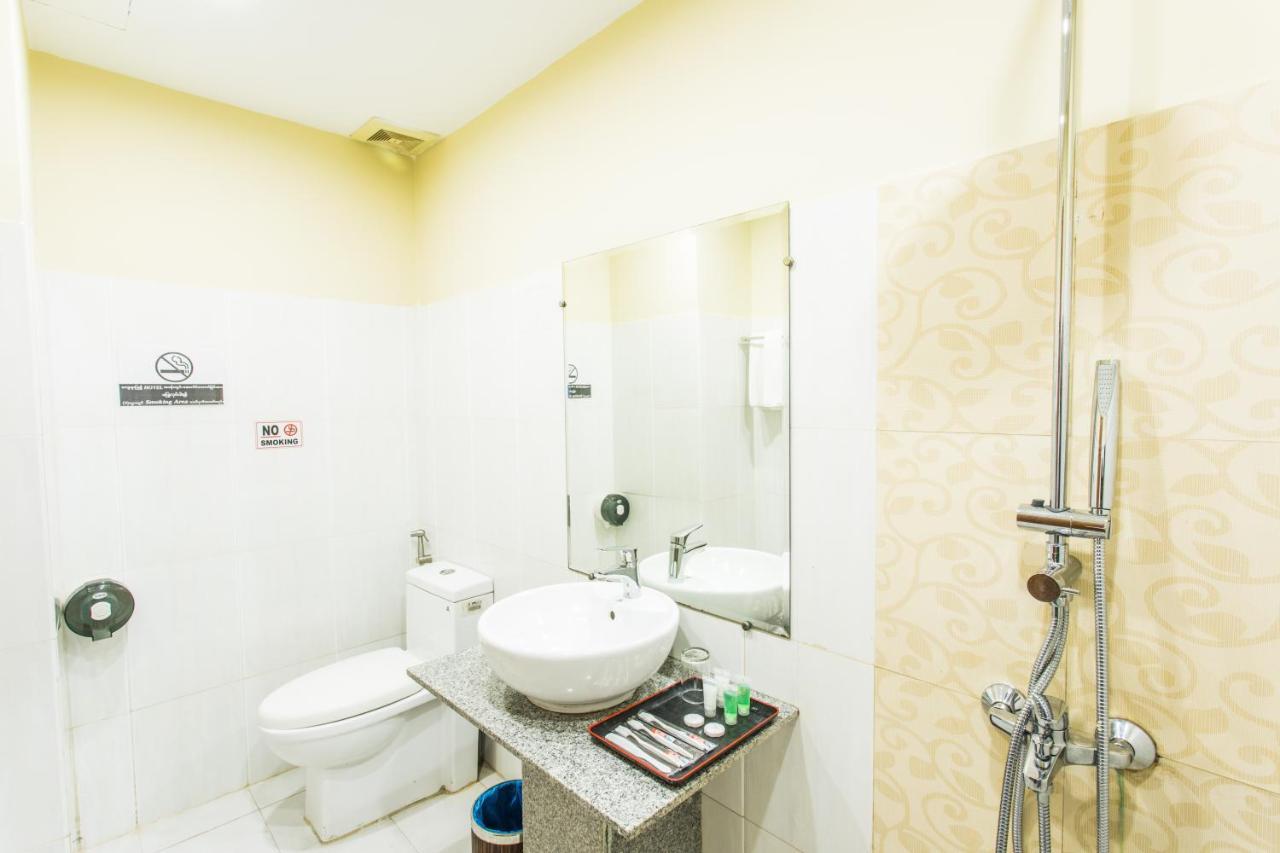 Golden Gate China Town Hotel Янгон Екстер'єр фото
